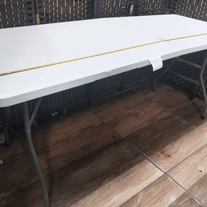 Mesa Plegable Blanca de PVC para Exterior con Estructura Metálica - imagen 4