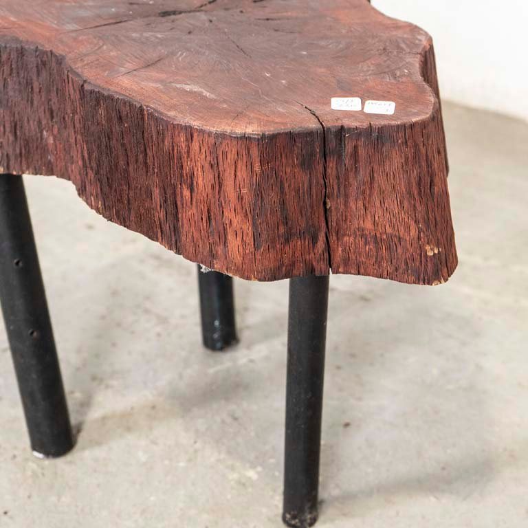 Mesa rústica con patas de caños metálicos - imagen 3