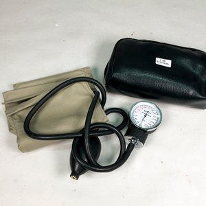 Aparato de Presión Arterial con Estuche y Manguera - imagen 2