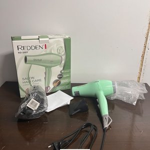 Lote anterior: Secador de Pelo REDDEN RD-2001 Profesional 1200W Verde