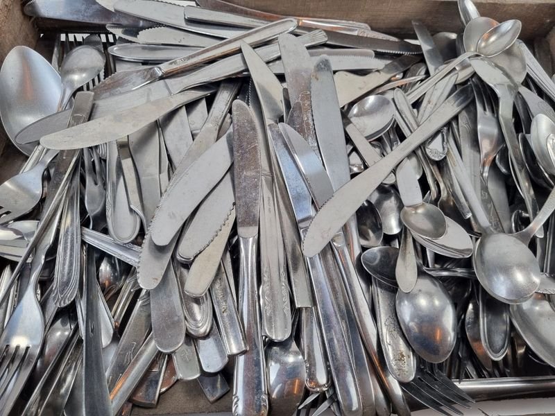 Lote siguiente: Gran Lote De Cubiertos De Plata