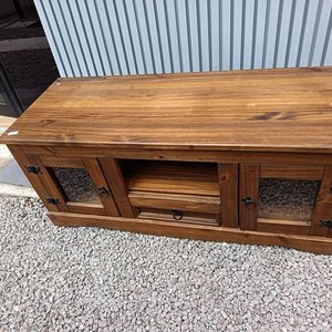Lote anterior: Rack Modular de Madera Rústica con Puertas de Vidrio