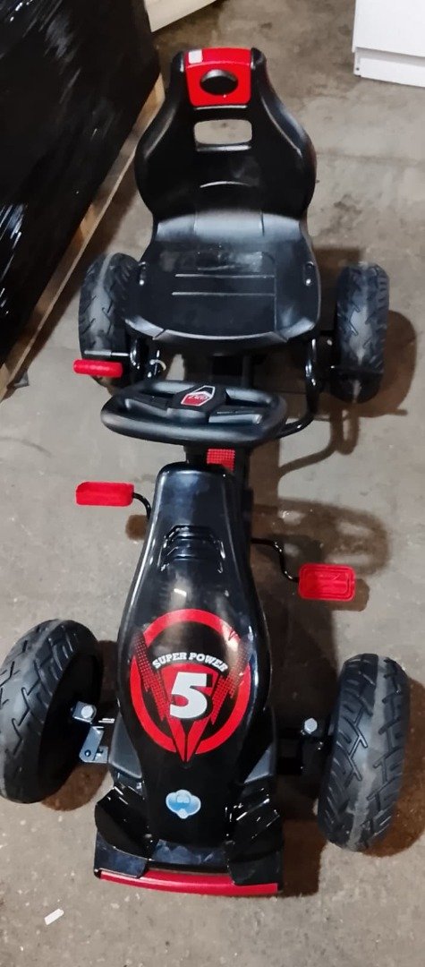 Kart a Pedal "Super Power 5" Negro y Rojo