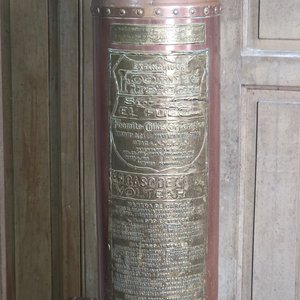 Extintor Fumite El Fuego de Cobre y Bronce - 64 cm - imagen 2