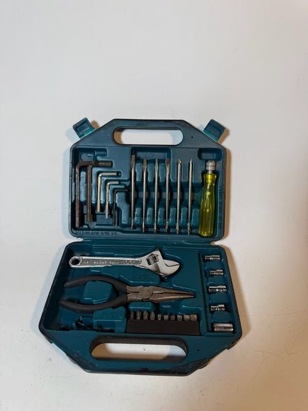 Set de Herramientas Nuevo con Estuche Tool Source