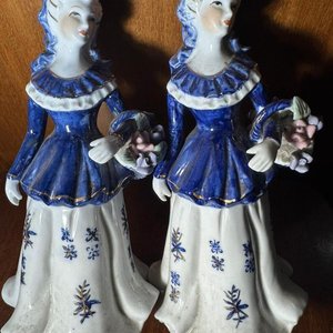 2 figuras en porcelana estilo sevres floristas (medidas 22 cm cada una) - imagen 2
