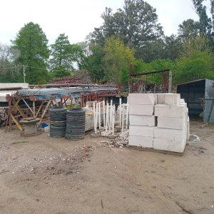 Lote siguiente: Lote de materiales de construcción y estructuras metálicas