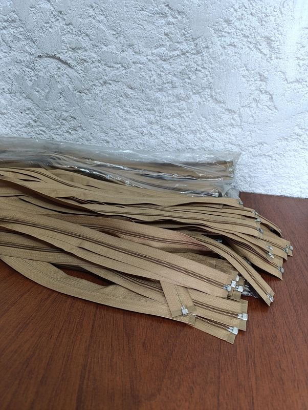 Zippers de plástico en buen estado - imagen 3