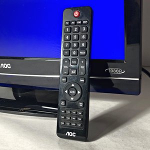 Televisor AOC de 22 pulgadas con control remoto - imagen 2