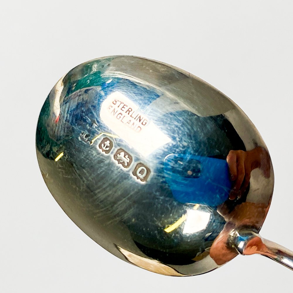 Seis cucharas de plata inglesa en estuche - imagen 6
