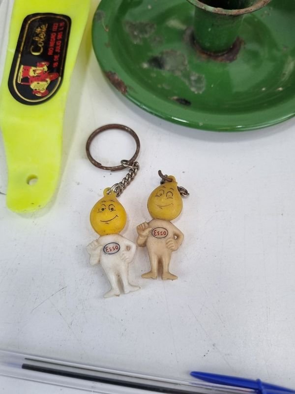 Colección de objetos variados y útiles para la vida diaria - imagen 5
