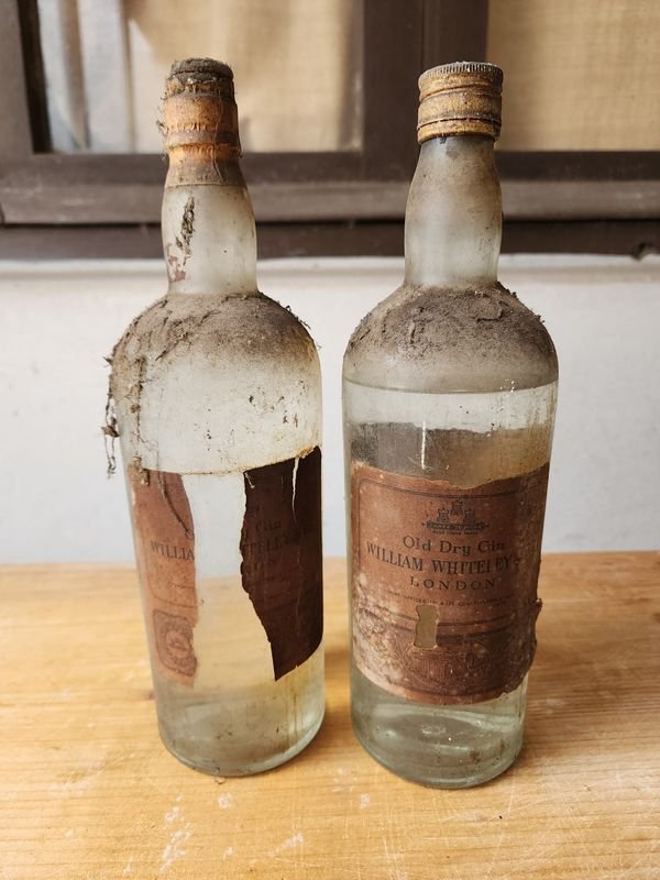 Lote de 2 Botellas de Gin William Whiteley London Antiguas