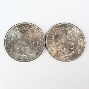 2 Monedas de Plata Uruguay 10 Pesos 1961 Gaucho Héroe Nacional - imagen 1