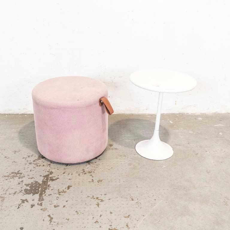 Lote anterior: Mesa de sala Tulip y puff tapizado tela rosada CAVALETTI Spin