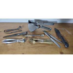 Lote siguiente: Set de Cubiertos, Bombilla, Descarozadora y Utensilios de Cocina