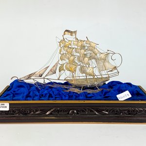 Adorno Fragata en Metal Filigrana, 3 Mástiles, Base de Madera - imagen 4