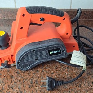 Cepillo Eléctrico Gladiator GG 400 - imagen 2