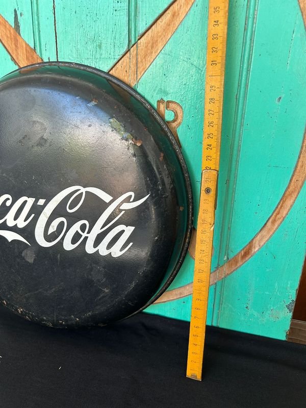 Antigua Pastilla de coca cola litografiada Negra de chapa - imagen 2