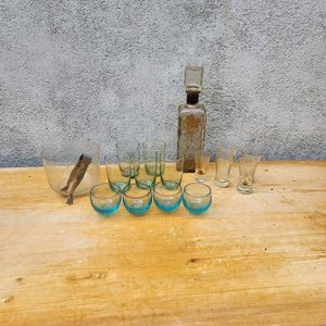 Lote siguiente: Juego de Cristalería: Vasos, Licorera y Hielera de Vidrio