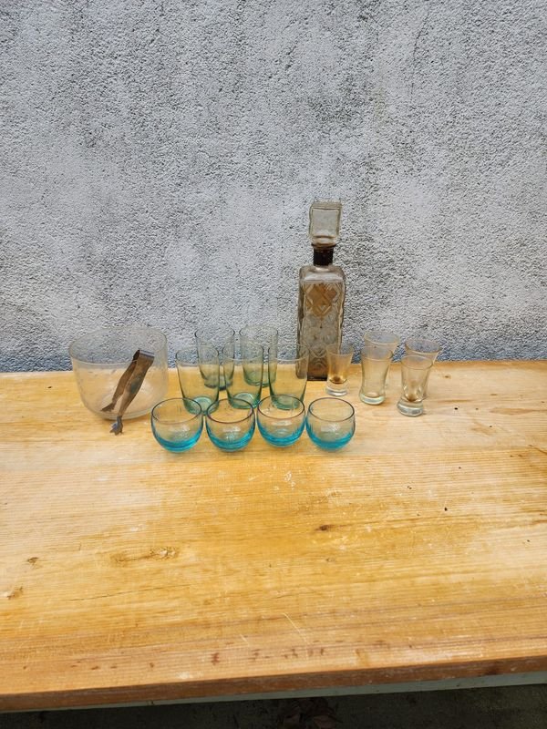 Juego de Cristalería: Vasos, Licorera y Hielera de Vidrio