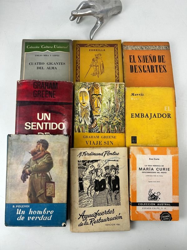 Lote siguiente: Colección de libros de literatura y ensayo del siglo XX