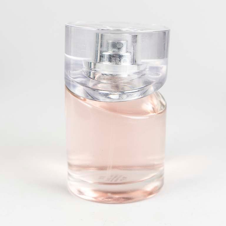 Perfume Hugo Boss Femme de 75 ml, en caja - imagen 2