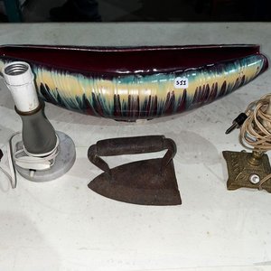Lote de 2 Bases de Lámpara, Plancha Antigua y Centro de Mesa - imagen 2
