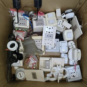 Lote anterior: Lote de Material Eléctrico: Interruptores, Tomacorrientes y Más
