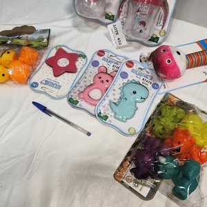 Lote de 9 Artículos para Bebé: Vasos, Mordillos y Sonajeros en Blíster - imagen 4