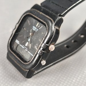Reloj Citizen Quartz Digital Analógico con Malla de Plástico - imagen 6