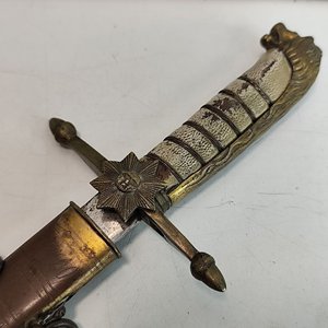 Espadín de Cadete Escuela Naval Uruguay con Puño de Lagarto y Vaina Grabada - imagen 2