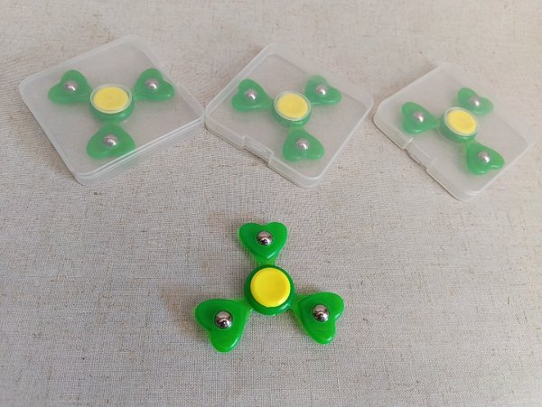 Juguetes para niños: 4 Spinner de 3 puntas - Nuevos - imagen 4