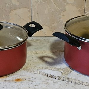 Lote siguiente: Set de 2 Ollas Tramontina Rojas con Tapa de Vidrio