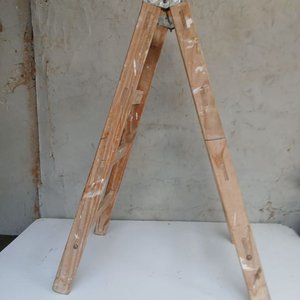 Escalera Tijera de Madera con 4 Escalones y 1.25m de Altura - imagen 3