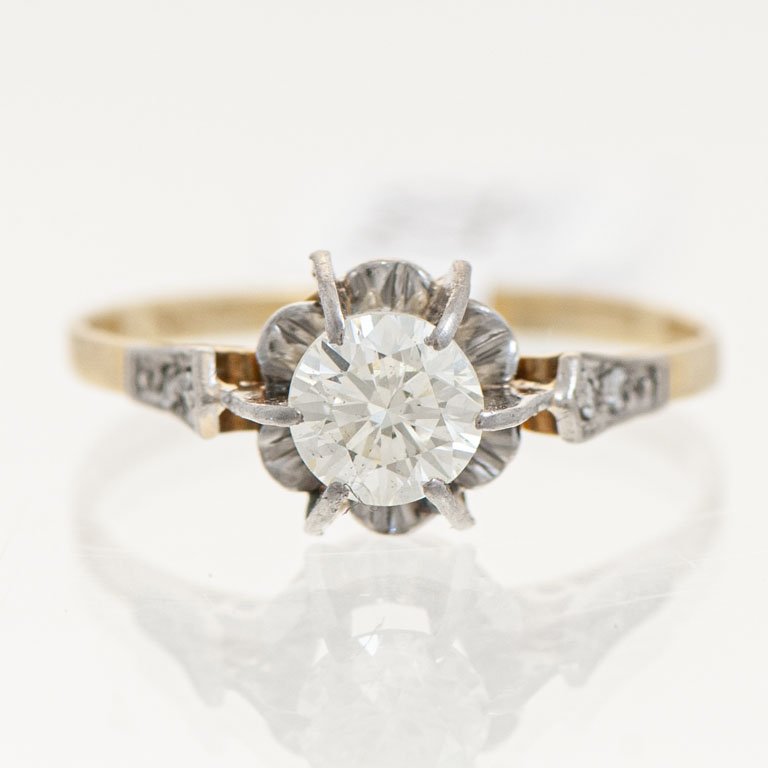 Lote siguiente: Anillo de oro 18k con brillante