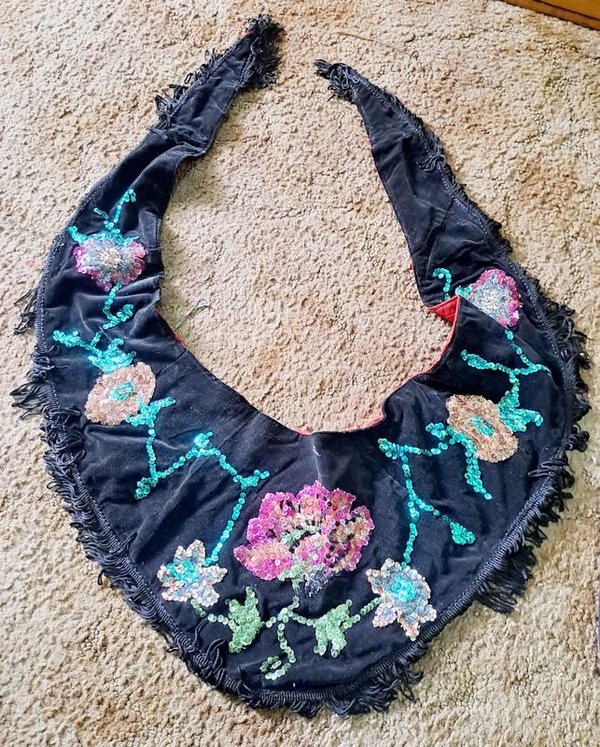 Cuello decorativo bordado para baile de flamenco