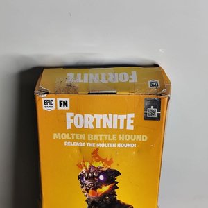 Muñeco Fortnite Molten Battle Hound, Nuevo en Caja - imagen 3
