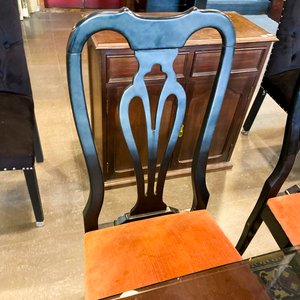 Juego de Comedor con Mesa de Vidrio y Sillas Tapizadas - imagen 3