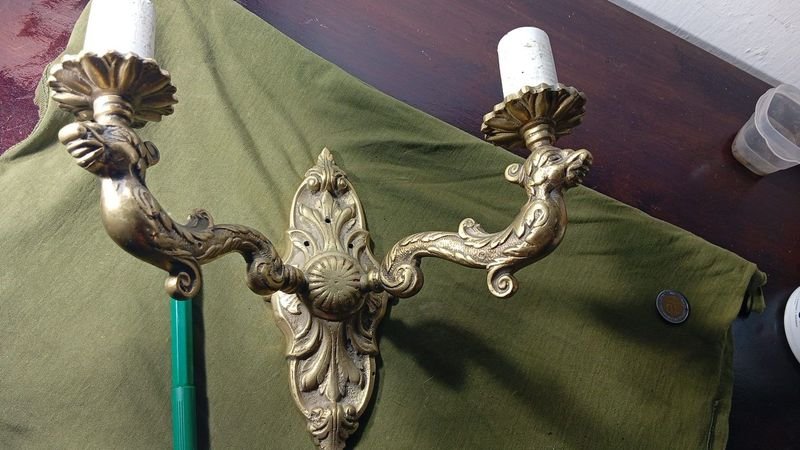 Lote siguiente: Candelabro en bronce de diseño ornado