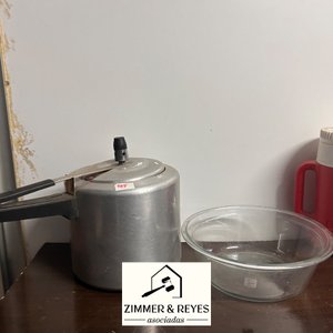 Lote anterior: Olla a Presión, Fuente de Vidrio y Termo Rojo