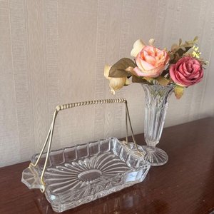 Canastita de Vidrio con Florero y Flores Artificiales - imagen 1