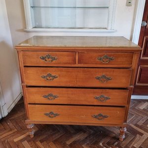 Lote anterior: Cómoda Antigua Luis XVI con Tapa de Mármol y 5 Cajones