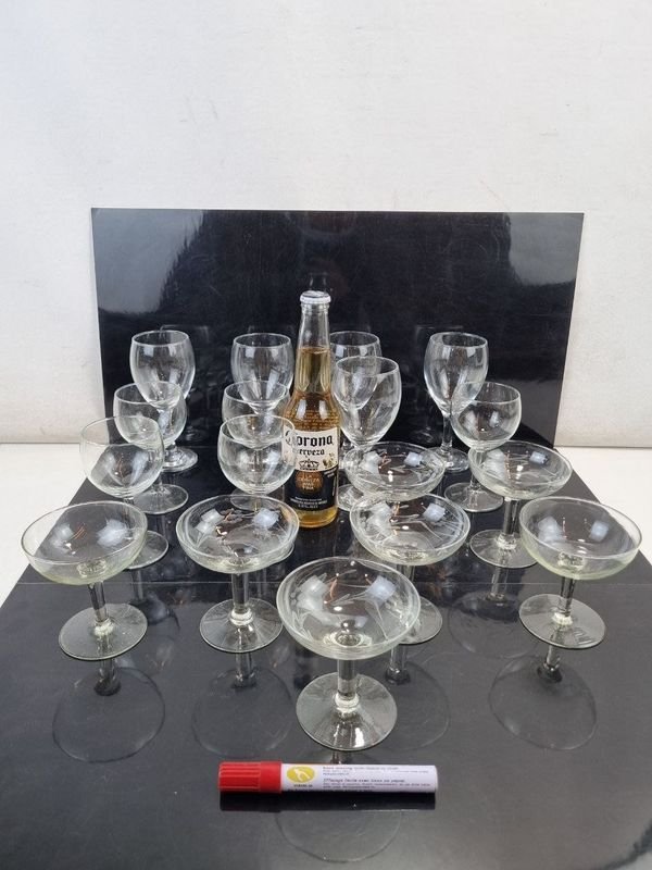 Juego de 17 Copas de Cristal Variadas