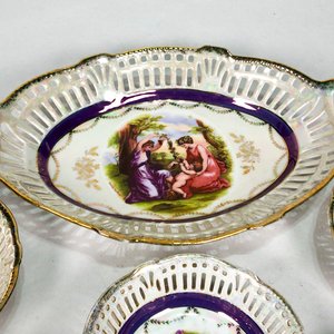 Conjunto de 6 Piezas de Porcelana Blanca Calada con Monograma Floral y Fuente Oval - imagen 2