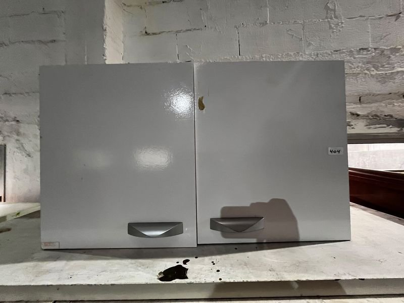 Aéreo Blanco de MDF con Dos Puertas y Estante
