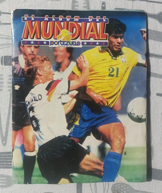 Lote siguiente: Álbum de figuritas de fútbol Mundial USA 1994 completo
