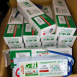 Balasto Electrónico Ceni L-240 para Tubo Fluorescente (2x18W) y Caja con Herramientas - imagen 5