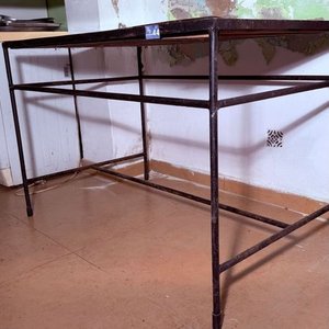Mesa de Trabajo Metálica con Superficie de Madera - imagen 3