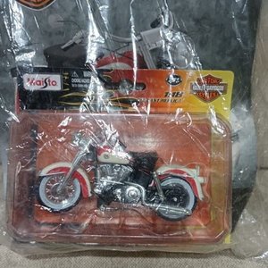 Lote anterior: Miniatura de Motocicleta Harley-Davidson Maisto en Envase