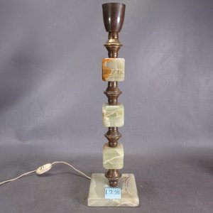Lámpara de Mesa Ónix y Bronce con Base Cuadrada - imagen 2